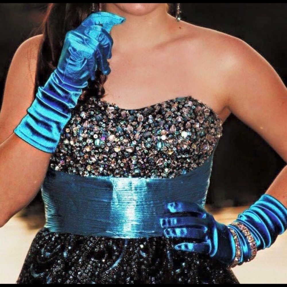 Beautiful prom dress in excellent condition!